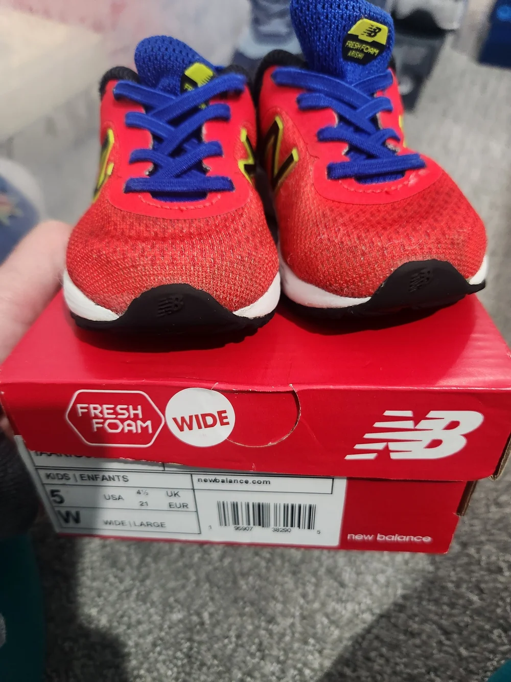 New Balance Kids Red Sneakers with Blue Laces 5wide